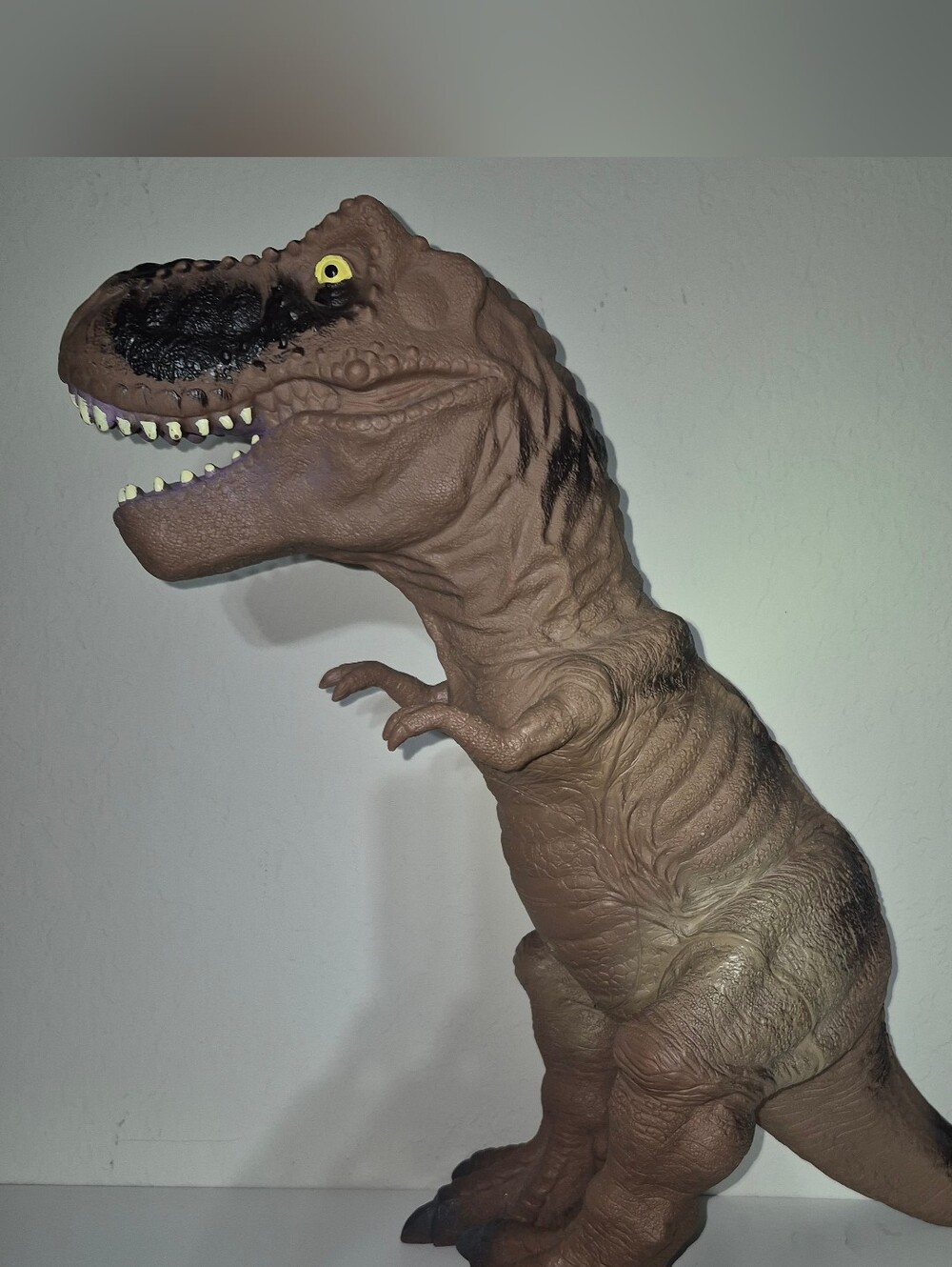 Toys R Us Dinosaur T Rex 18" Tall Large Soft Rubber Maidenhead Large Jurassic